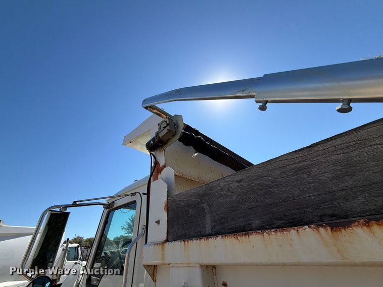 image for item FU1100 2016 Mack GU433 dump truck