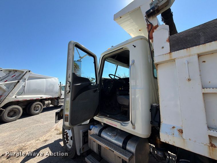 image for item FU1100 2016 Mack GU433 dump truck