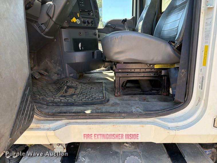 image for item FU1100 2016 Mack GU433 dump truck