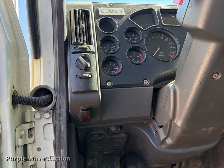 image for item FU1100 2016 Mack GU433 dump truck