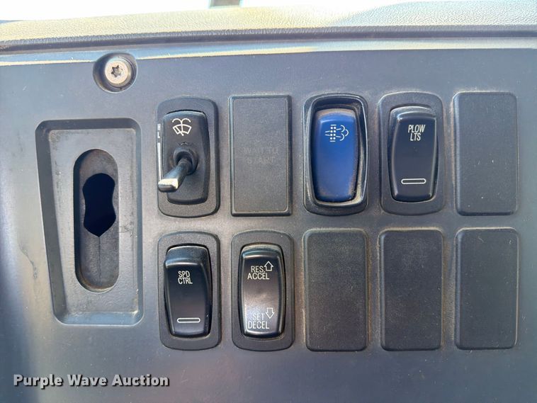 image for item FU1100 2016 Mack GU433 dump truck