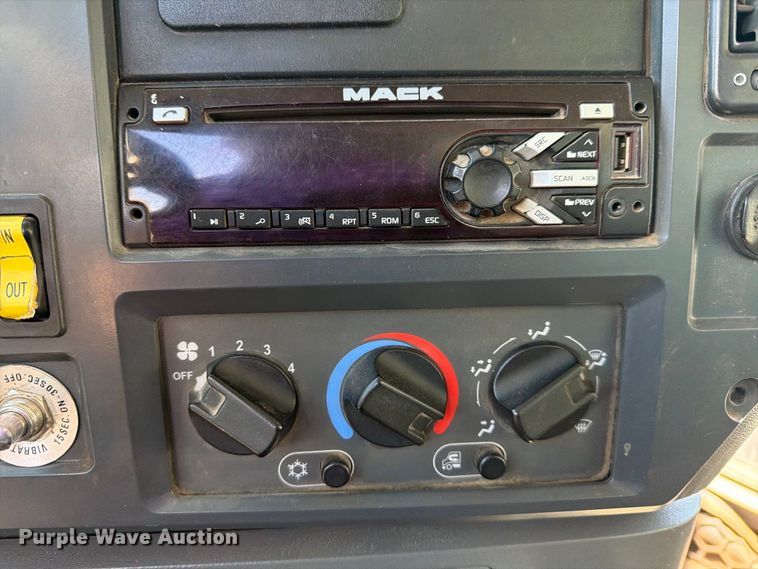 image for item FU1100 2016 Mack GU433 dump truck