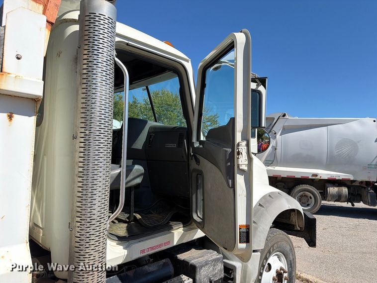 image for item FU1100 2016 Mack GU433 dump truck