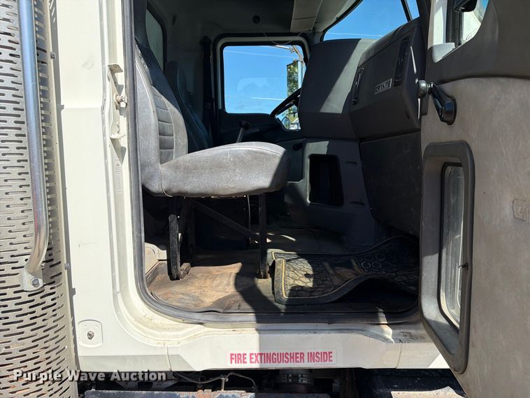 image for item FU1100 2016 Mack GU433 dump truck