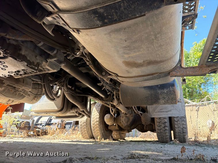 image for item FU1100 2016 Mack GU433 dump truck