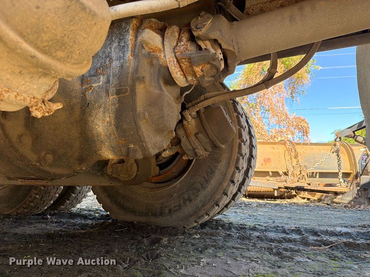 image for item FU1100 2016 Mack GU433 dump truck