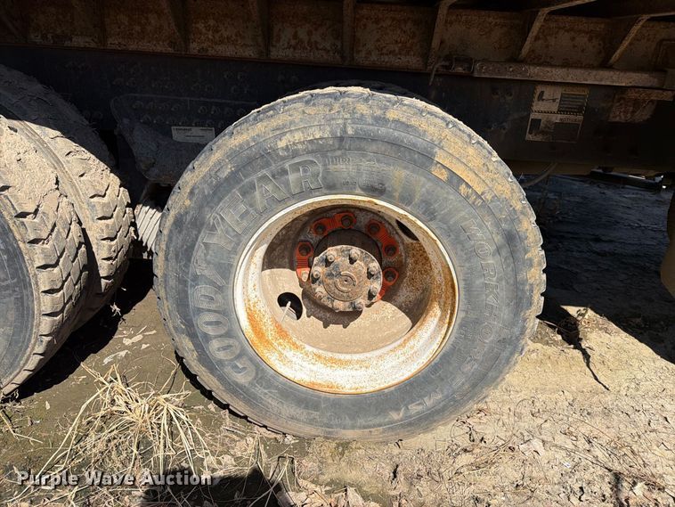 image for item FU1100 2016 Mack GU433 dump truck