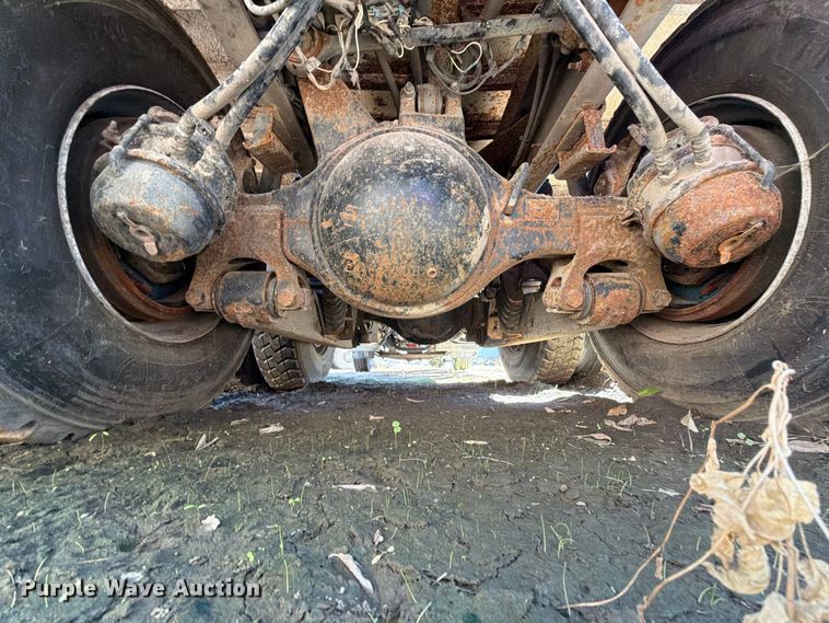 image for item FU1100 2016 Mack GU433 dump truck