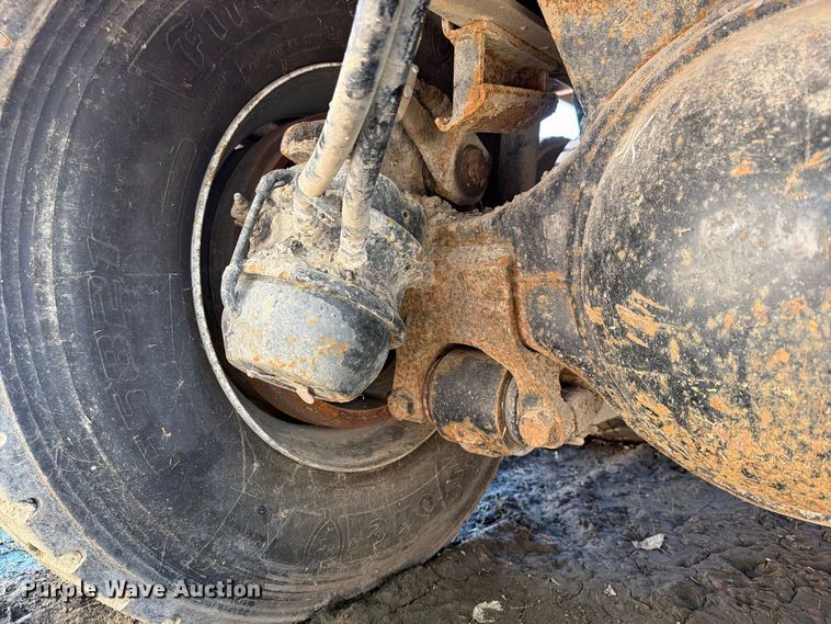 image for item FU1100 2016 Mack GU433 dump truck