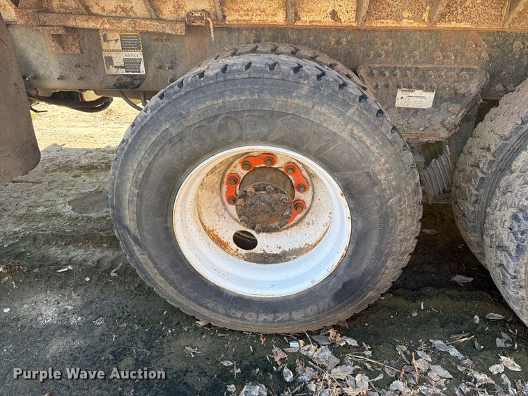 image for item FU1100 2016 Mack GU433 dump truck