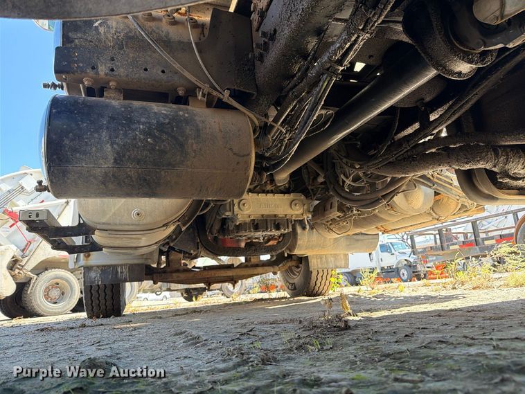 image for item FU1100 2016 Mack GU433 dump truck