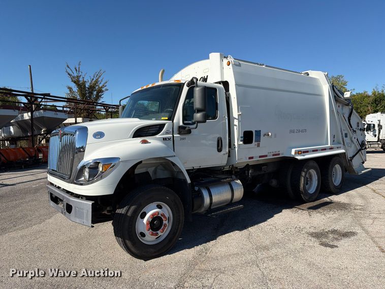 image for item FU1101 2020 International HV607 refuse truck