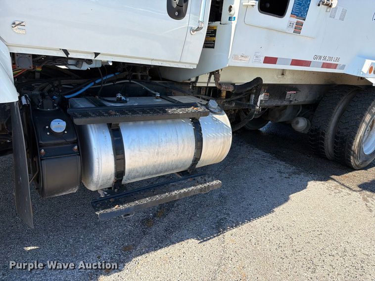 image for item FU1101 2020 International HV607 refuse truck