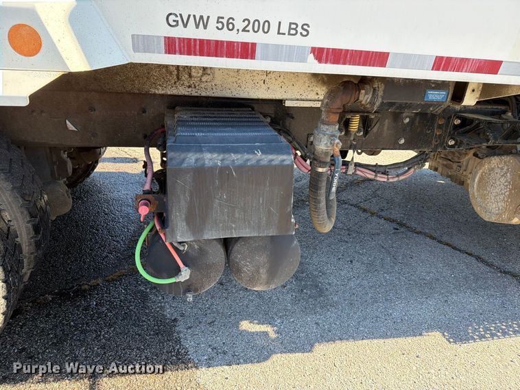 image for item FU1101 2020 International HV607 refuse truck