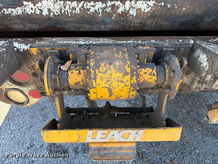 image for item FU1101 2020 International HV607 refuse truck