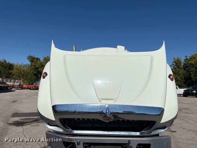image for item FU1101 2020 International HV607 refuse truck