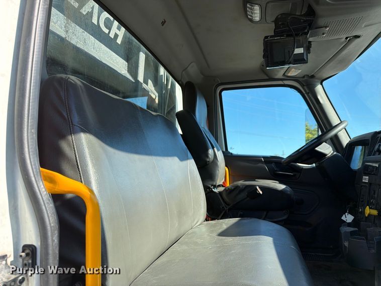 image for item FU1101 2020 International HV607 refuse truck