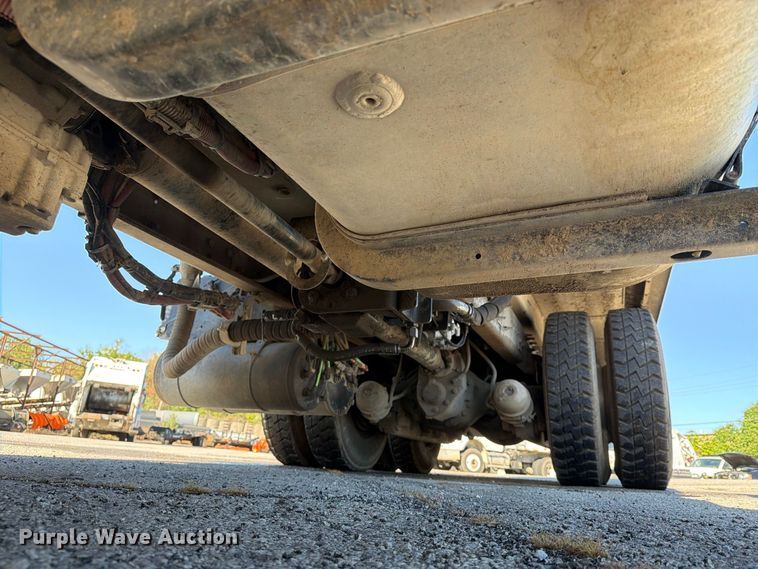 image for item FU1101 2020 International HV607 refuse truck