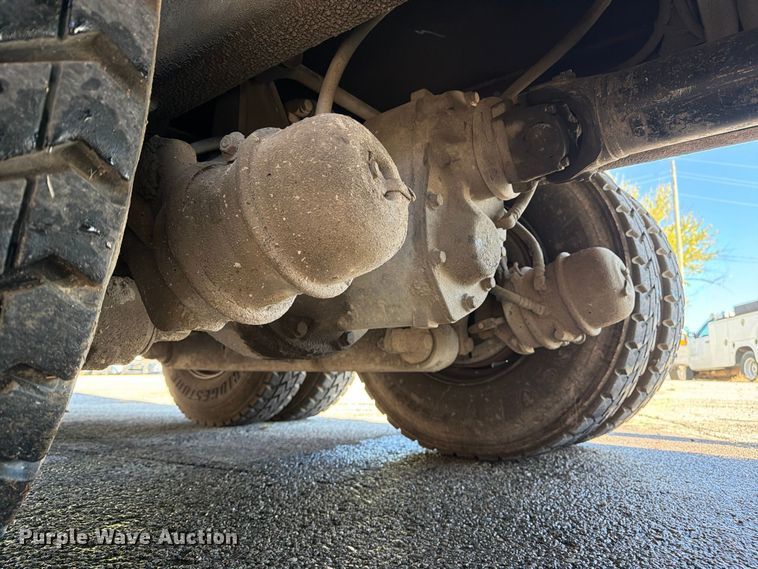 image for item FU1101 2020 International HV607 refuse truck