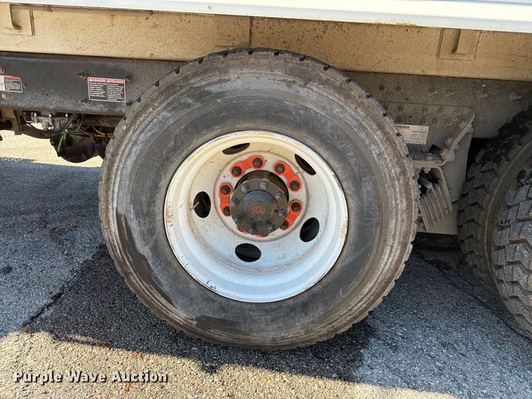 image for item FU1101 2020 International HV607 refuse truck