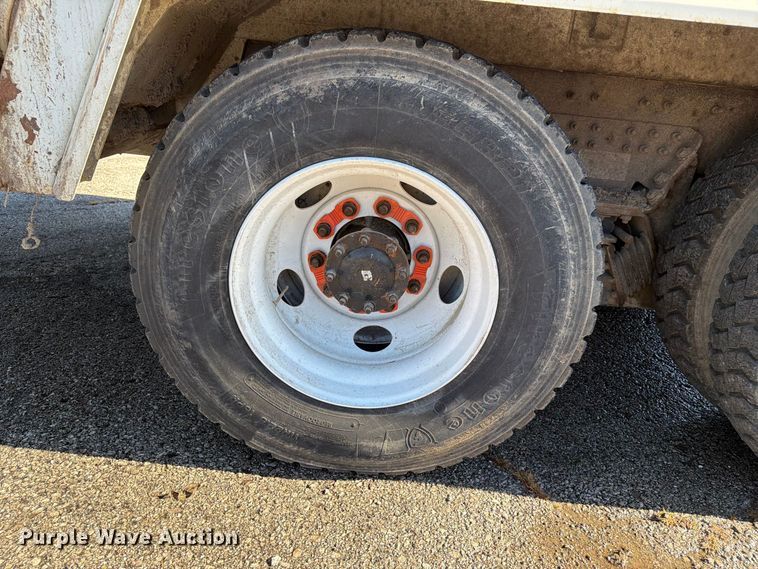 image for item FU1101 2020 International HV607 refuse truck