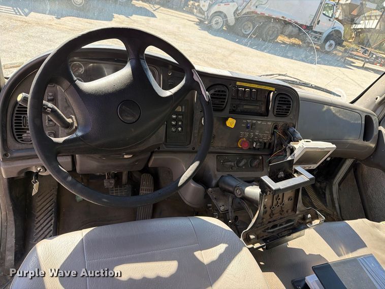 image for item FU1102 2017 Freightliner M2 refuse truck