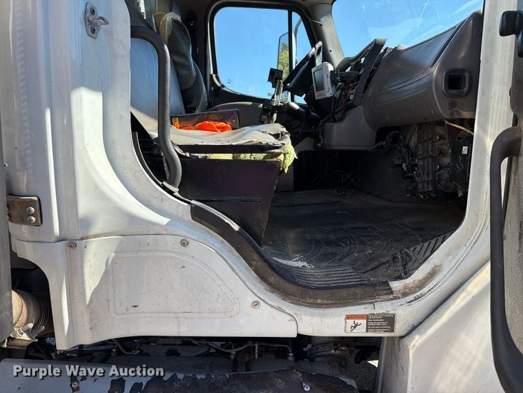 image for item FU1102 2017 Freightliner M2 refuse truck