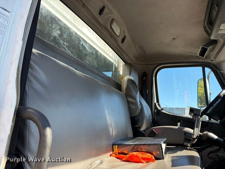 image for item FU1102 2017 Freightliner M2 refuse truck