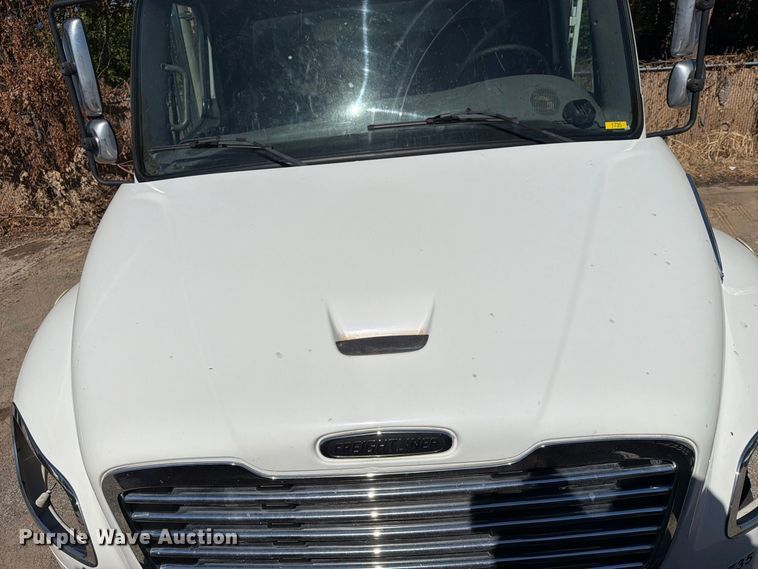 image for item FU1103 2017 Freightliner Business Class M2 refuse truck