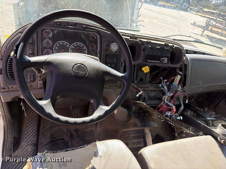 image for item FU1103 2017 Freightliner Business Class M2 refuse truck