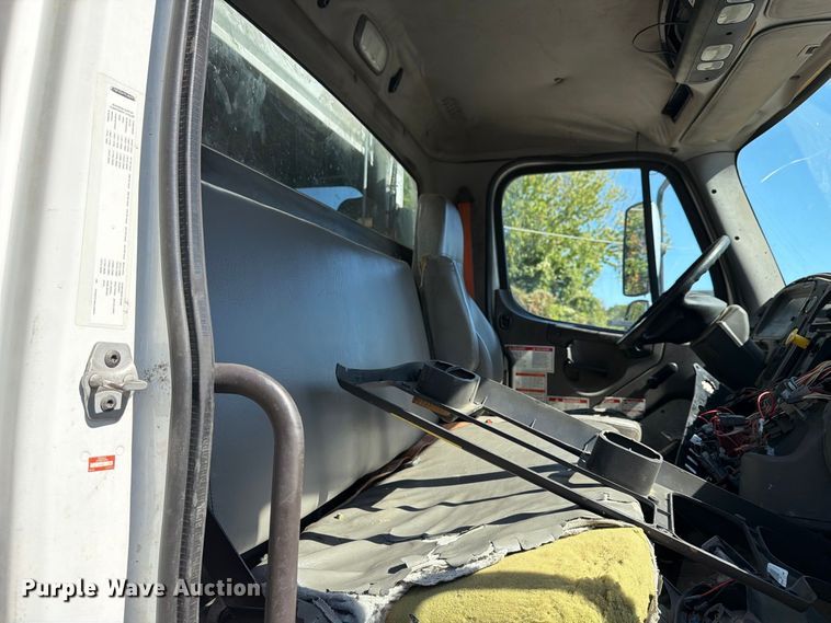 image for item FU1103 2017 Freightliner Business Class M2 refuse truck