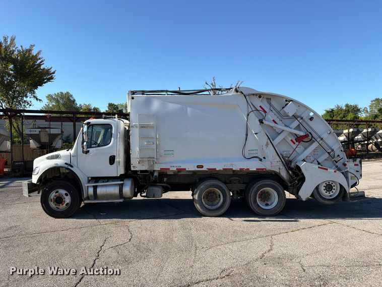 image for item FU1104 2017 Freightliner Business Class M2 refuse truck