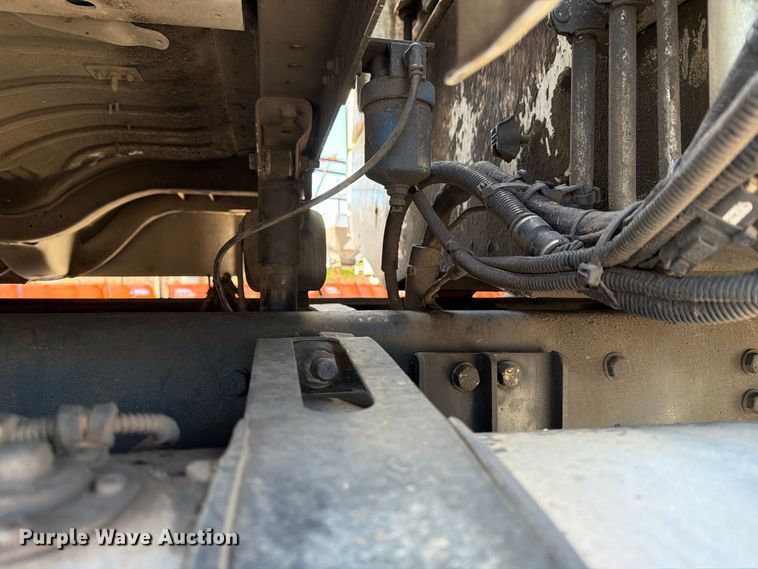 image for item FU1104 2017 Freightliner Business Class M2 refuse truck