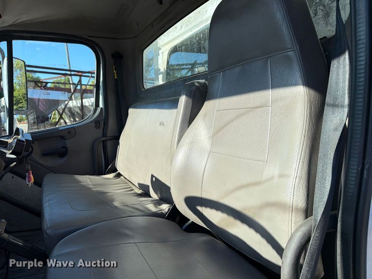 image for item FU1104 2017 Freightliner Business Class M2 refuse truck