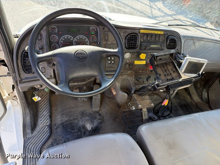 image for item FU1104 2017 Freightliner Business Class M2 refuse truck