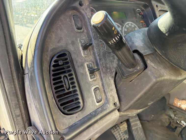 image for item FU1104 2017 Freightliner Business Class M2 refuse truck