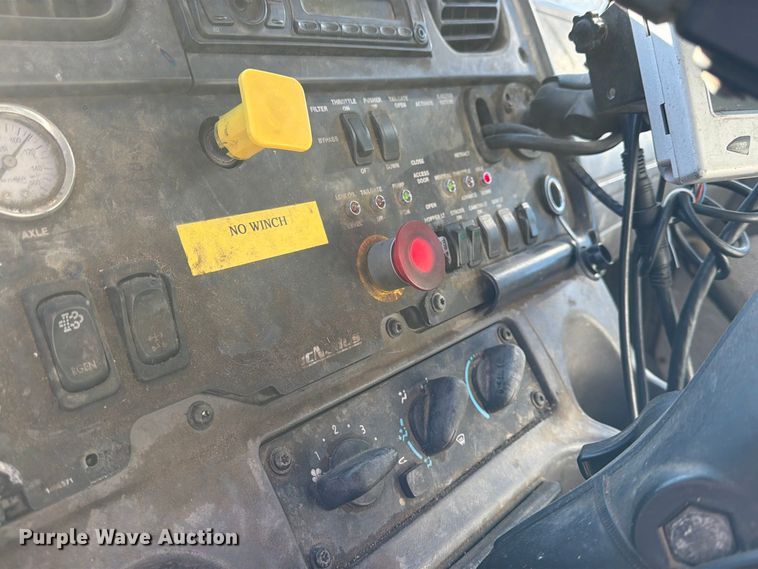 image for item FU1104 2017 Freightliner Business Class M2 refuse truck