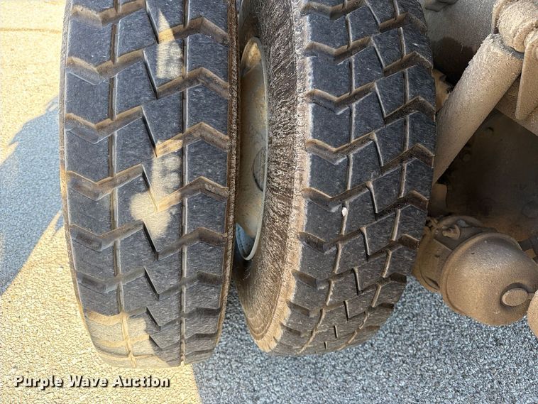 image for item FU1104 2017 Freightliner Business Class M2 refuse truck