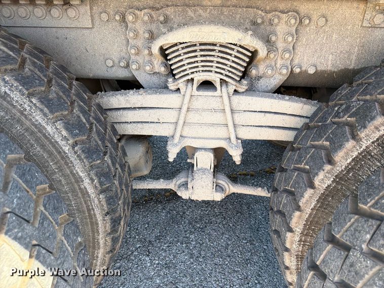 image for item FU1104 2017 Freightliner Business Class M2 refuse truck