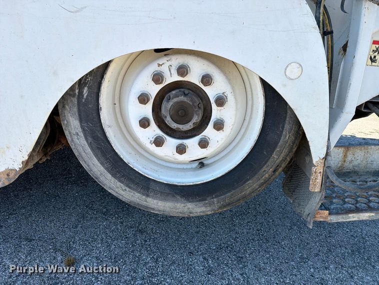 image for item FU1104 2017 Freightliner Business Class M2 refuse truck