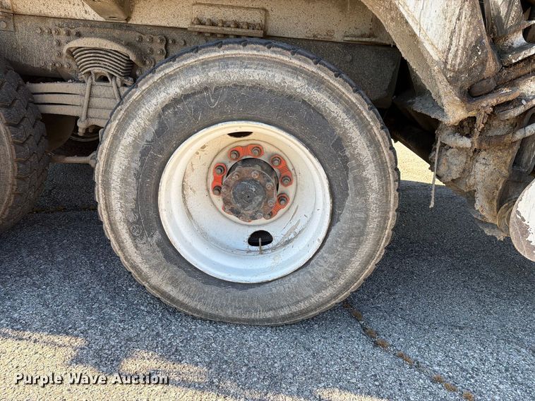 image for item FU1104 2017 Freightliner Business Class M2 refuse truck