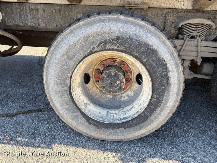 image for item FU1104 2017 Freightliner Business Class M2 refuse truck