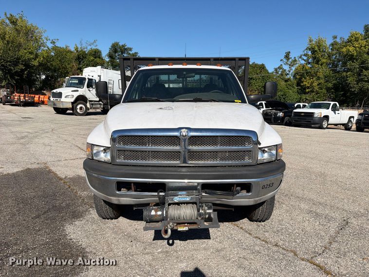 image for item FU1105 2002 Dodge Ram 3500 flatbed pickup truck