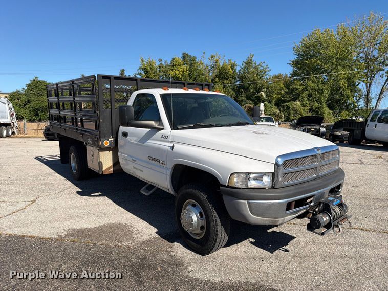 image for item FU1105 2002 Dodge Ram 3500 flatbed pickup truck