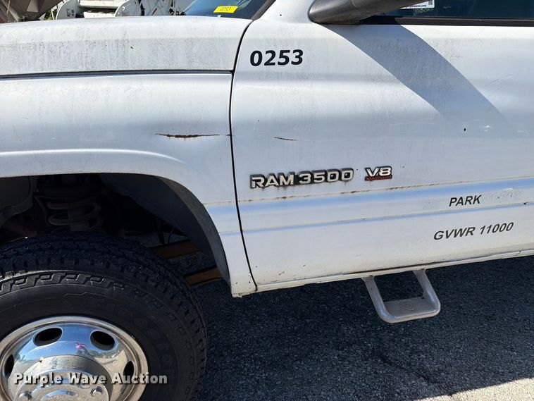 image for item FU1105 2002 Dodge Ram 3500 flatbed pickup truck