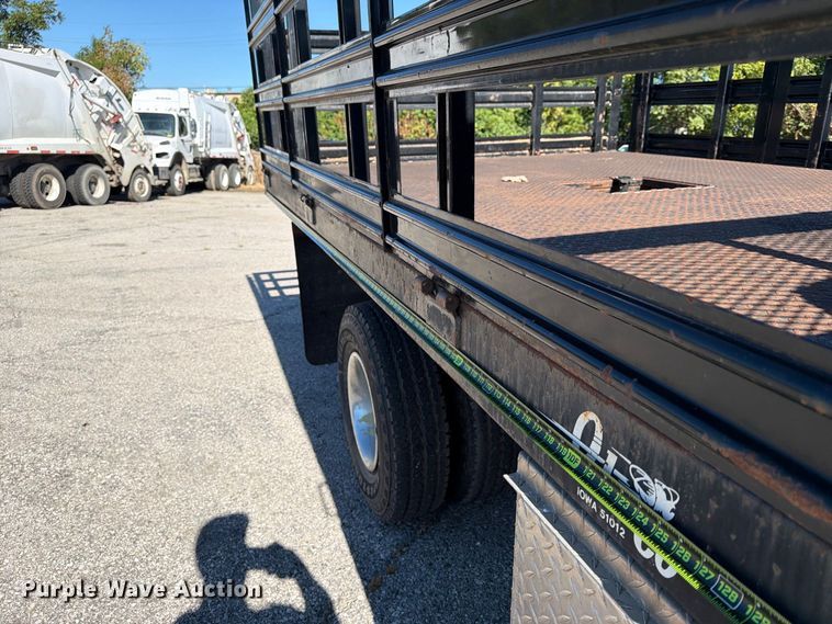 image for item FU1105 2002 Dodge Ram 3500 flatbed pickup truck