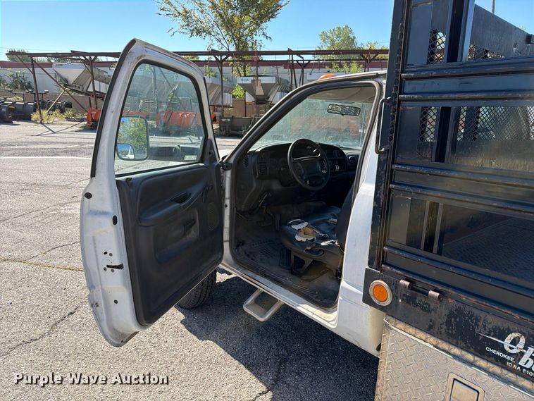 image for item FU1105 2002 Dodge Ram 3500 flatbed pickup truck