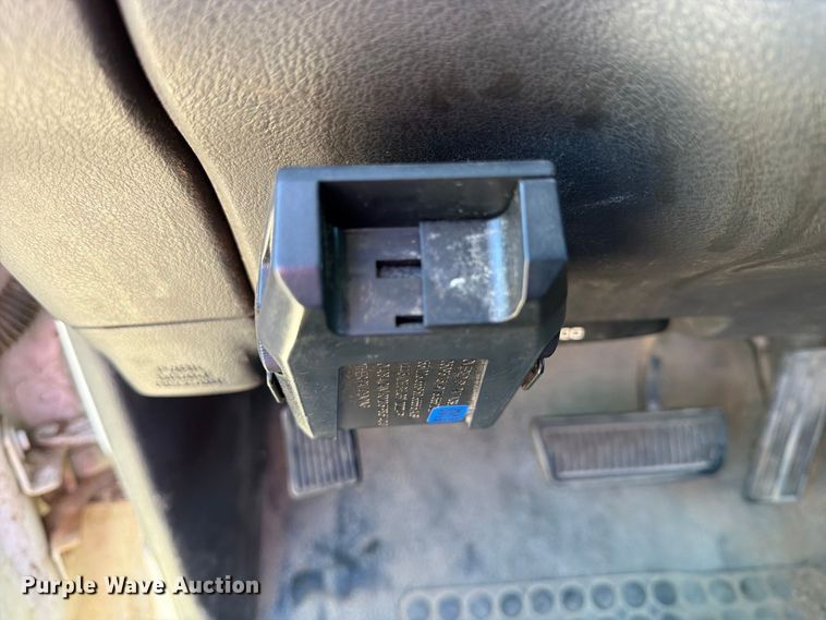 image for item FU1105 2002 Dodge Ram 3500 flatbed pickup truck