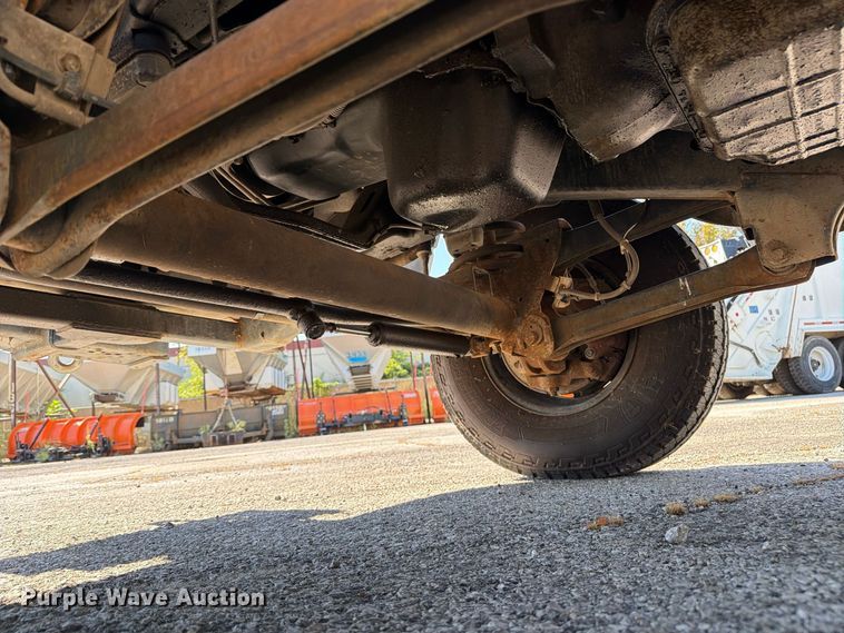 image for item FU1105 2002 Dodge Ram 3500 flatbed pickup truck