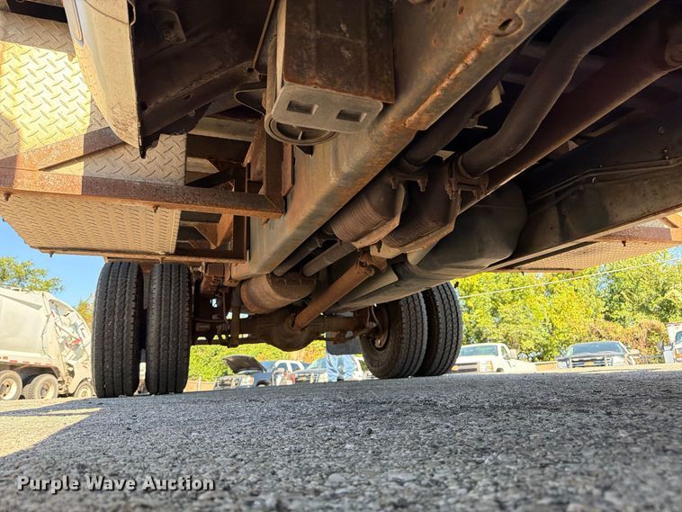 image for item FU1105 2002 Dodge Ram 3500 flatbed pickup truck